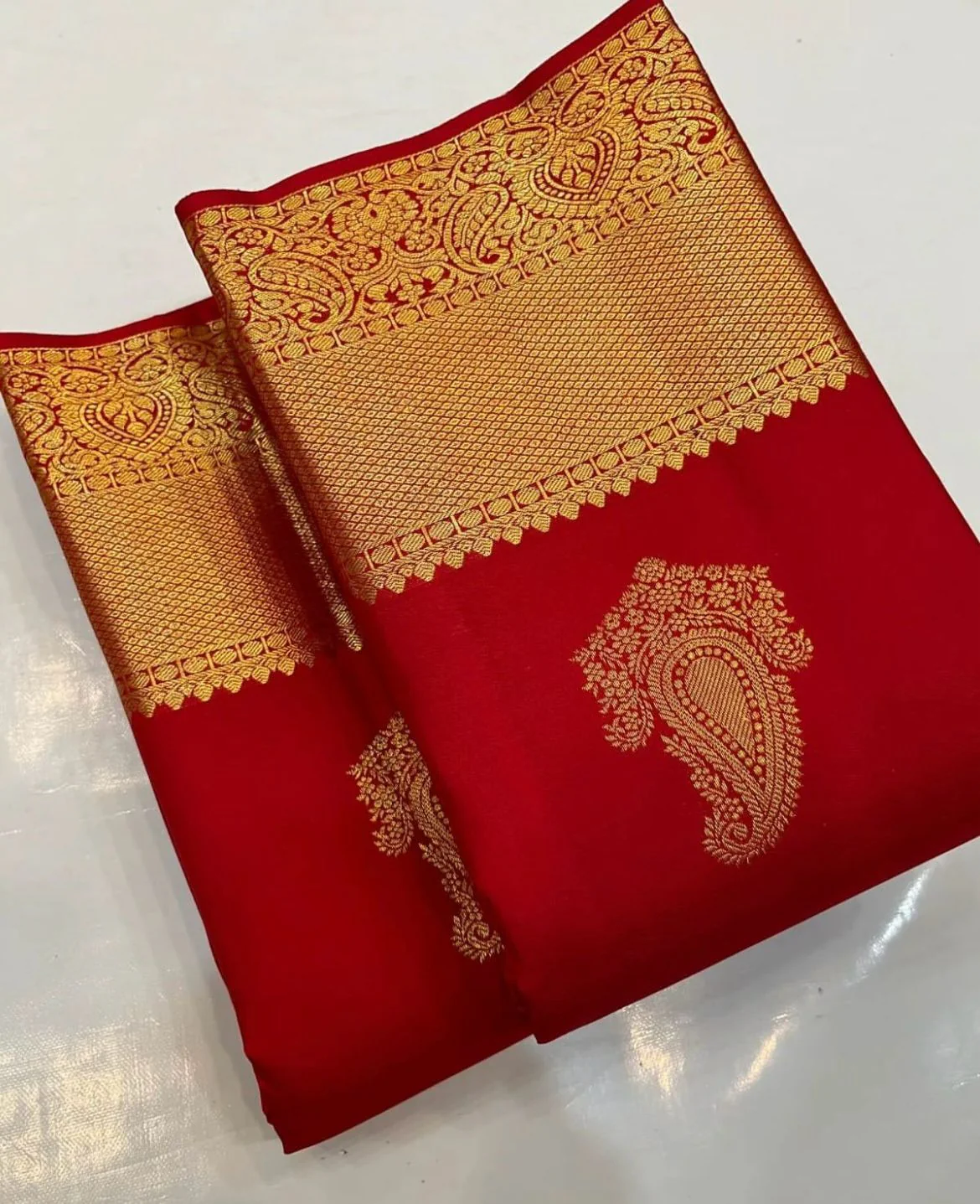 Prodigal Red Soft Silk Saree With Ornate Blouse Piece - Image 5