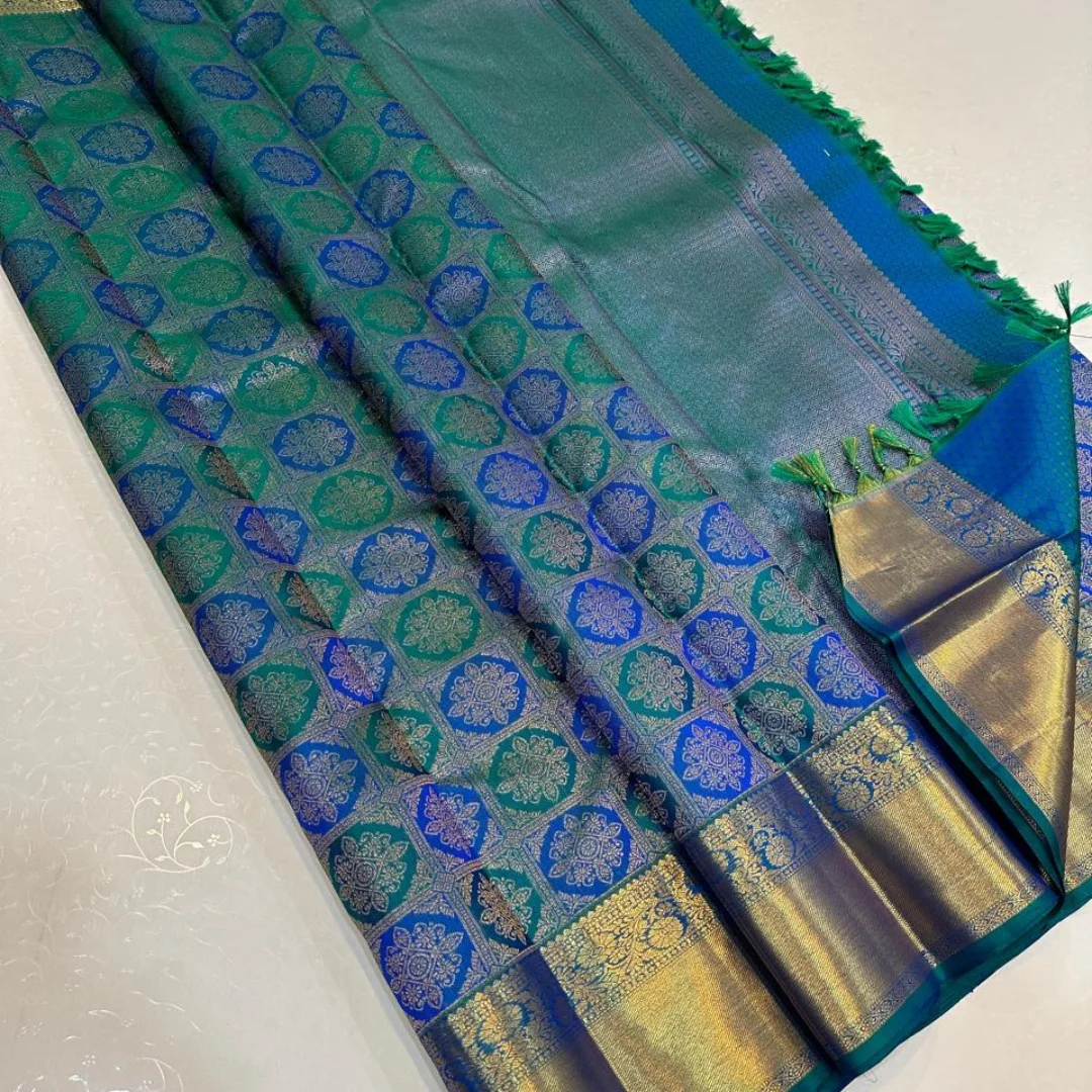 Profuse Firozi Pure Zari Weaving Banarasi Silk Saree With Resonant Blouse Piece - Image 2