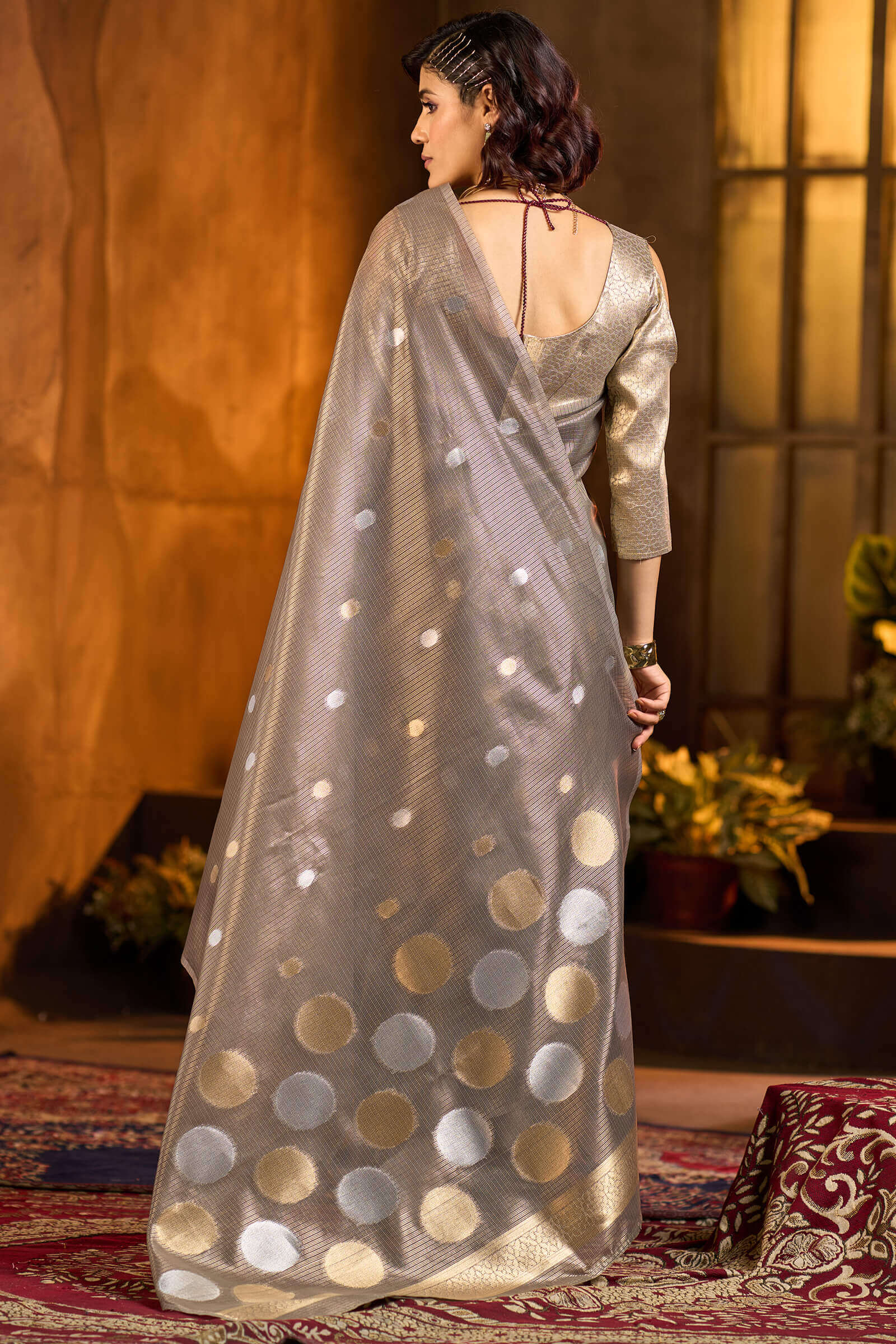 Profuse Grey Soft Banarasi Tissue Silk Saree With Radiant Blouse Piece - Image 6