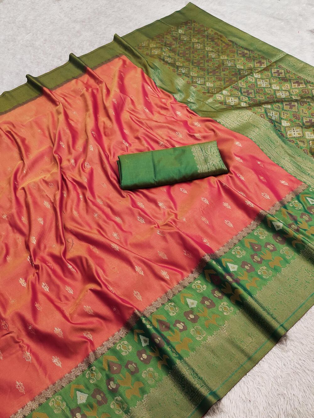 Profuse Peach Pure Zari Weaving Banarasi Silk Saree With Transcendent Blouse Piece