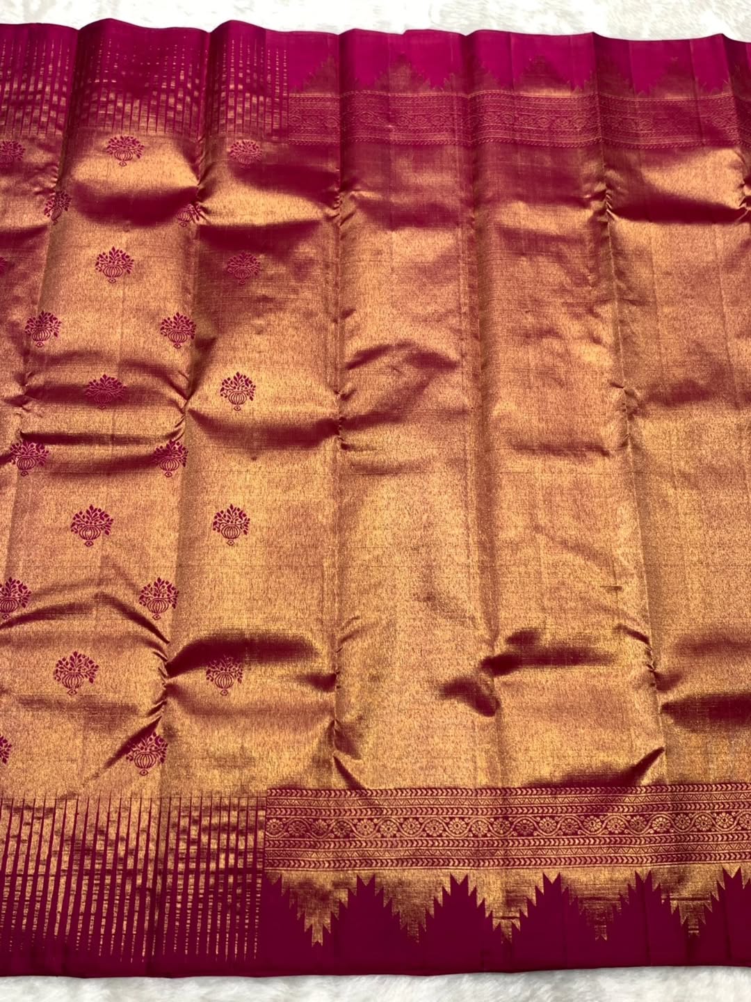 Prominent Dark Pink Pure Zari Weaving Banarasi Silk Saree With Palimpsest Blouse Piece - Image 4