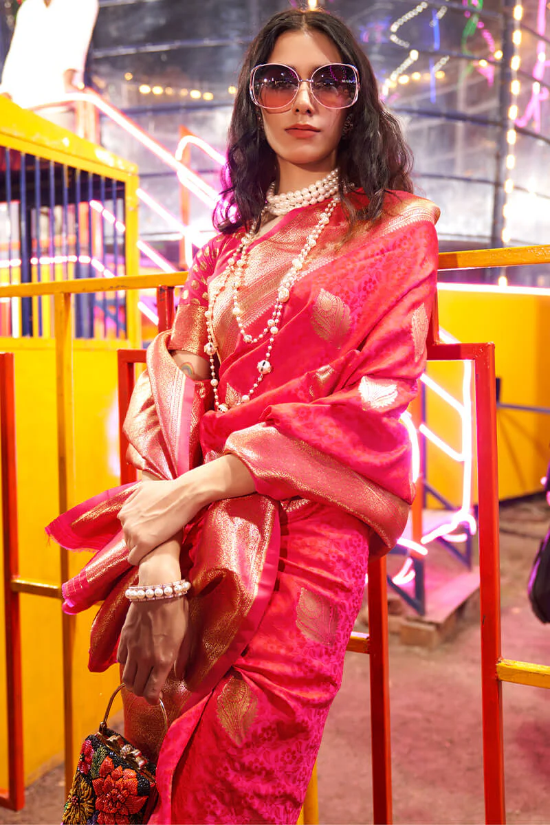 Prominent Dark Pink Soft Banarasi Silk Saree With Desirable Blouse Piece - Image 2