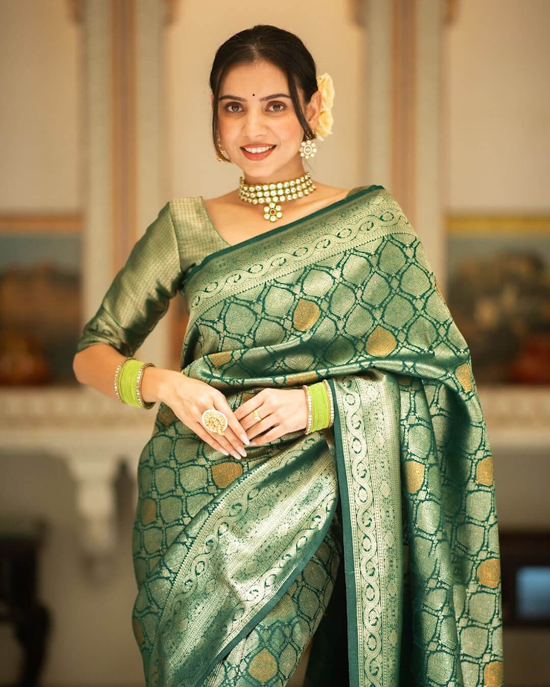 Prominent Green Soft Silk Saree With Captivating Blouse Piece - Image 3