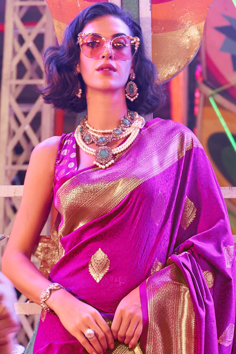 Prominent Magenta Soft Banarasi Silk Saree With Desirable Blouse Piece - Image 2