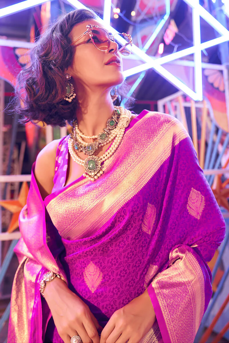 Prominent Magenta Soft Banarasi Silk Saree With Desirable Blouse Piece - Image 3