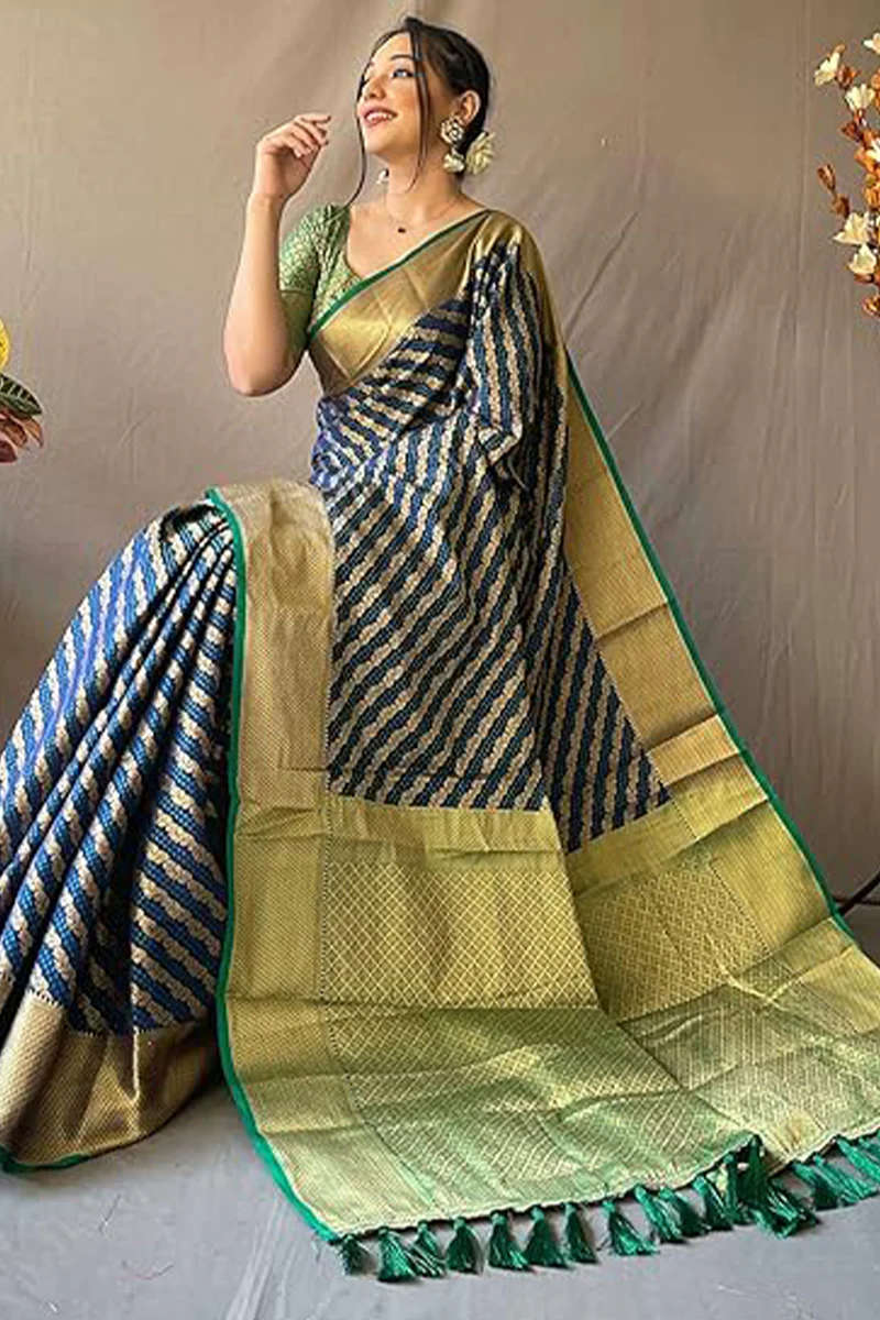 Prominent Navy Blue Soft Banarasi Silk Saree With Gleaming Blouse Piece - Image 3