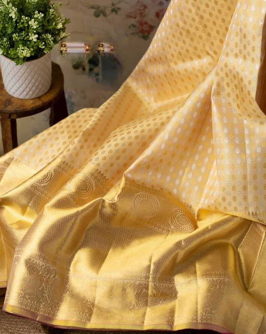 Propinquity Beige Soft Silk Saree With Confounding Blouse Piece - Image 3