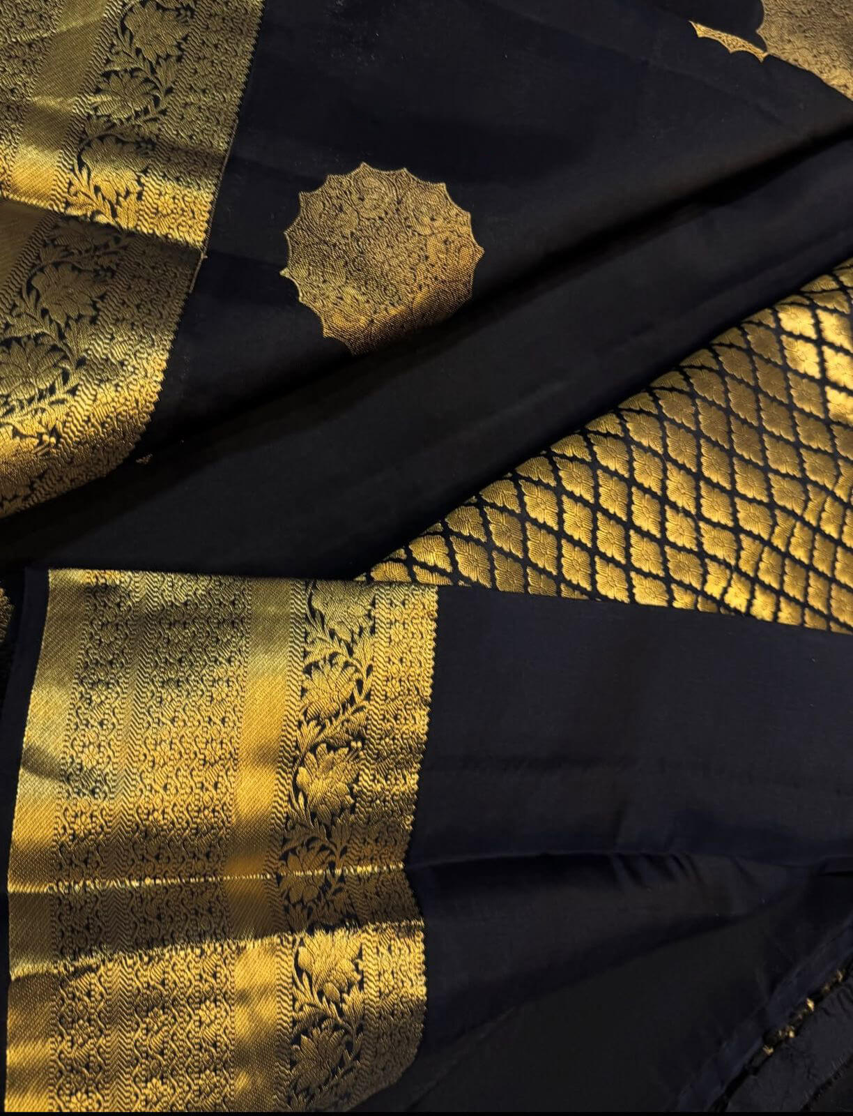 Propinquity Black Pure Zari Weaving Banarasi Silk Saree With Refreshing Blouse Piece - Image 3