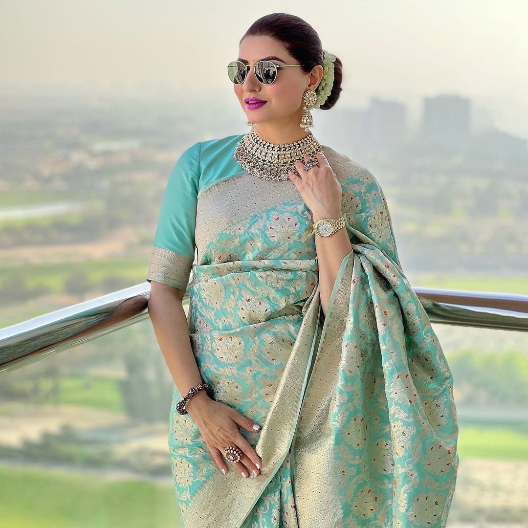 Propinquity Sea Green Soft Silk Saree With Gossamer Blouse Piece - Image 4