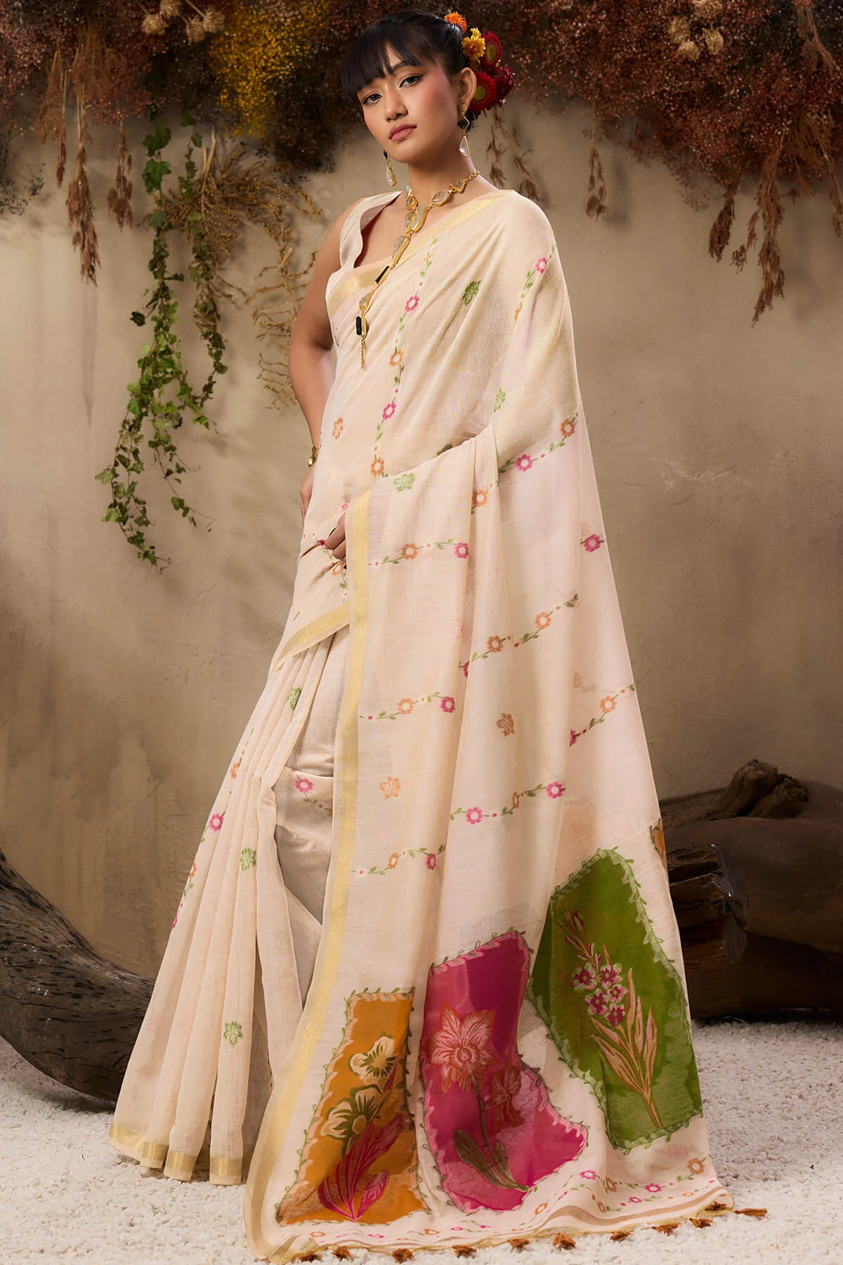 Pulsating Beige Pure Munga Cotton Saree With Splendorous Blouse Piece - Image 3