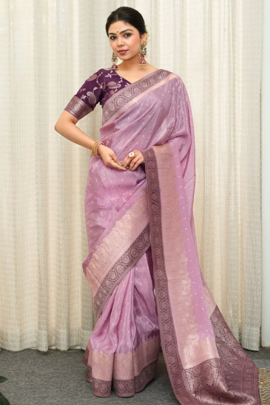 Pulsating Lavender Soft Silk Saree With Opulent Blouse Piece - Image 3