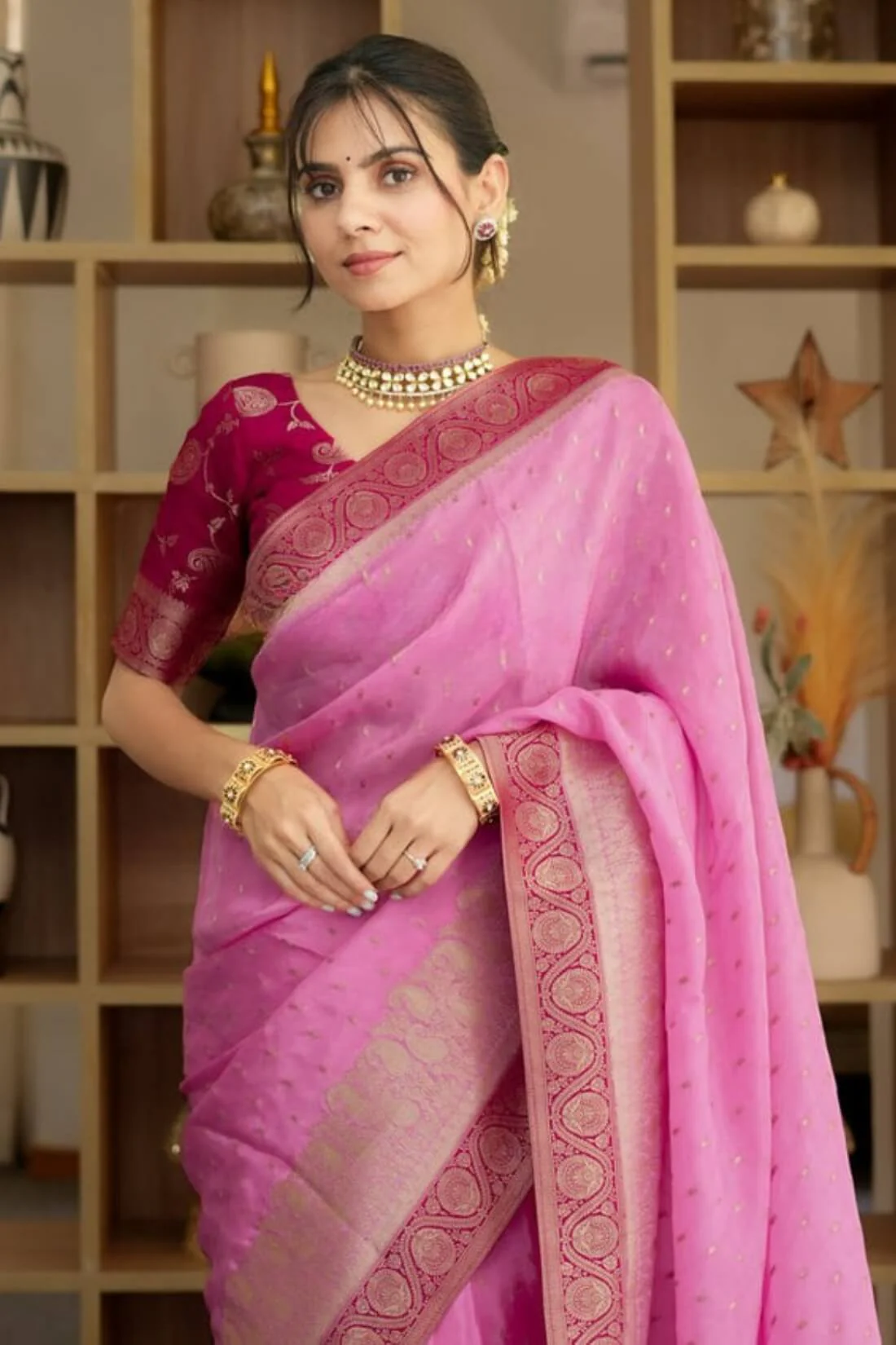 Pulsating Pink Soft Silk Saree With Opulent Blouse Piece - Image 4