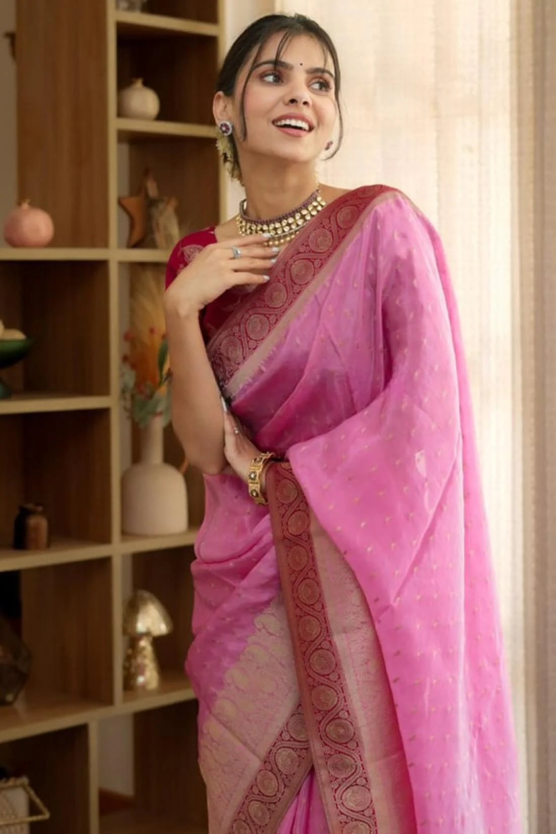 Pulsating Pink Soft Silk Saree With Opulent Blouse Piece - Image 5