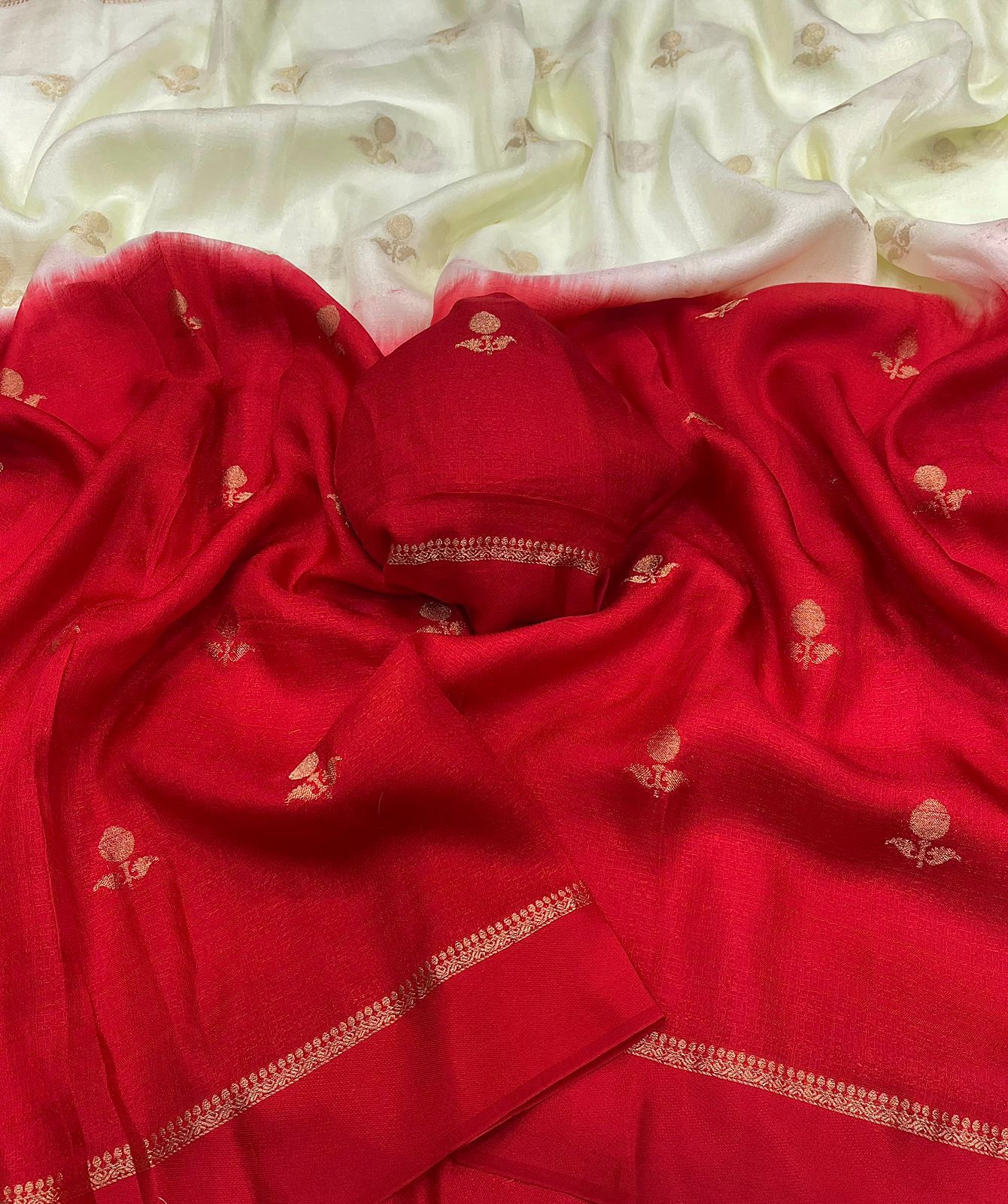 Quixotic Beige and Maroon Banarasi Khadi Silk Saree With Delectable Blouse Piece - Image 3