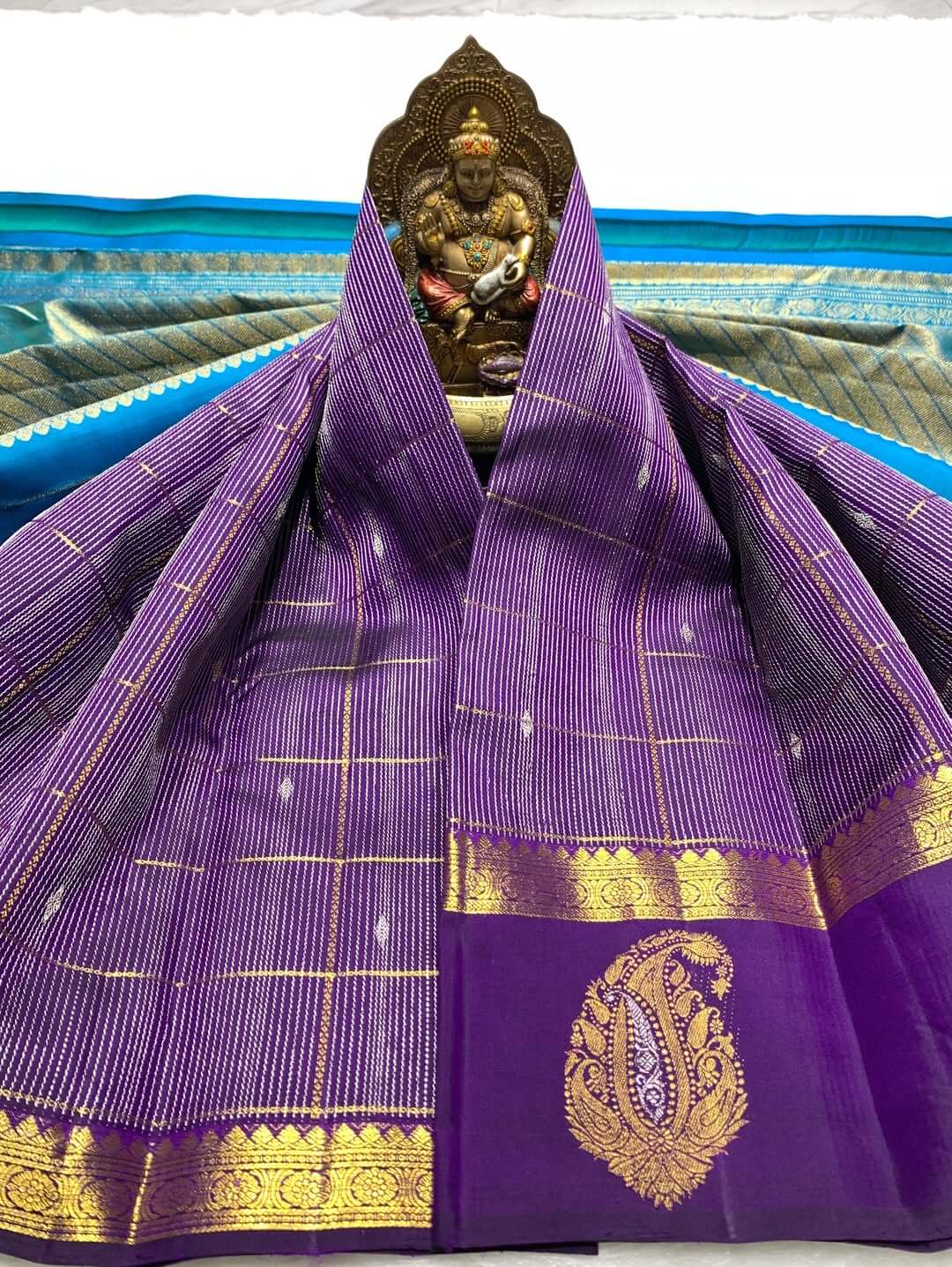 Radiant Purple Pure Zari Weaving Banarasi Silk Saree With Stunner Blouse Piece - Image 2