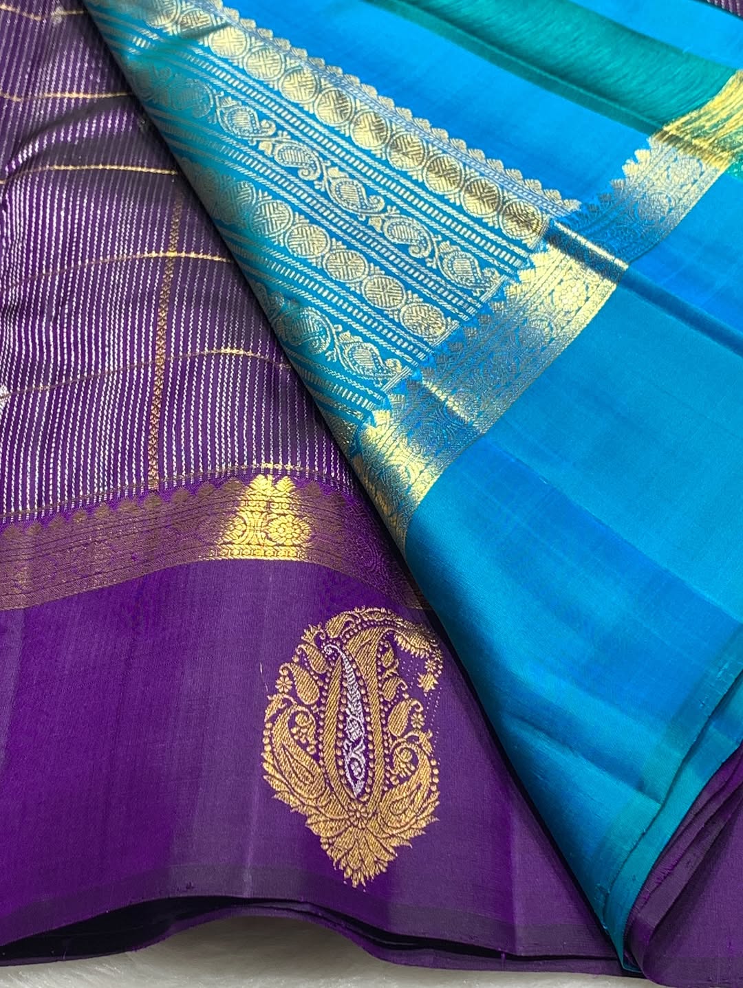 Radiant Purple Pure Zari Weaving Banarasi Silk Saree With Stunner Blouse Piece - Image 5
