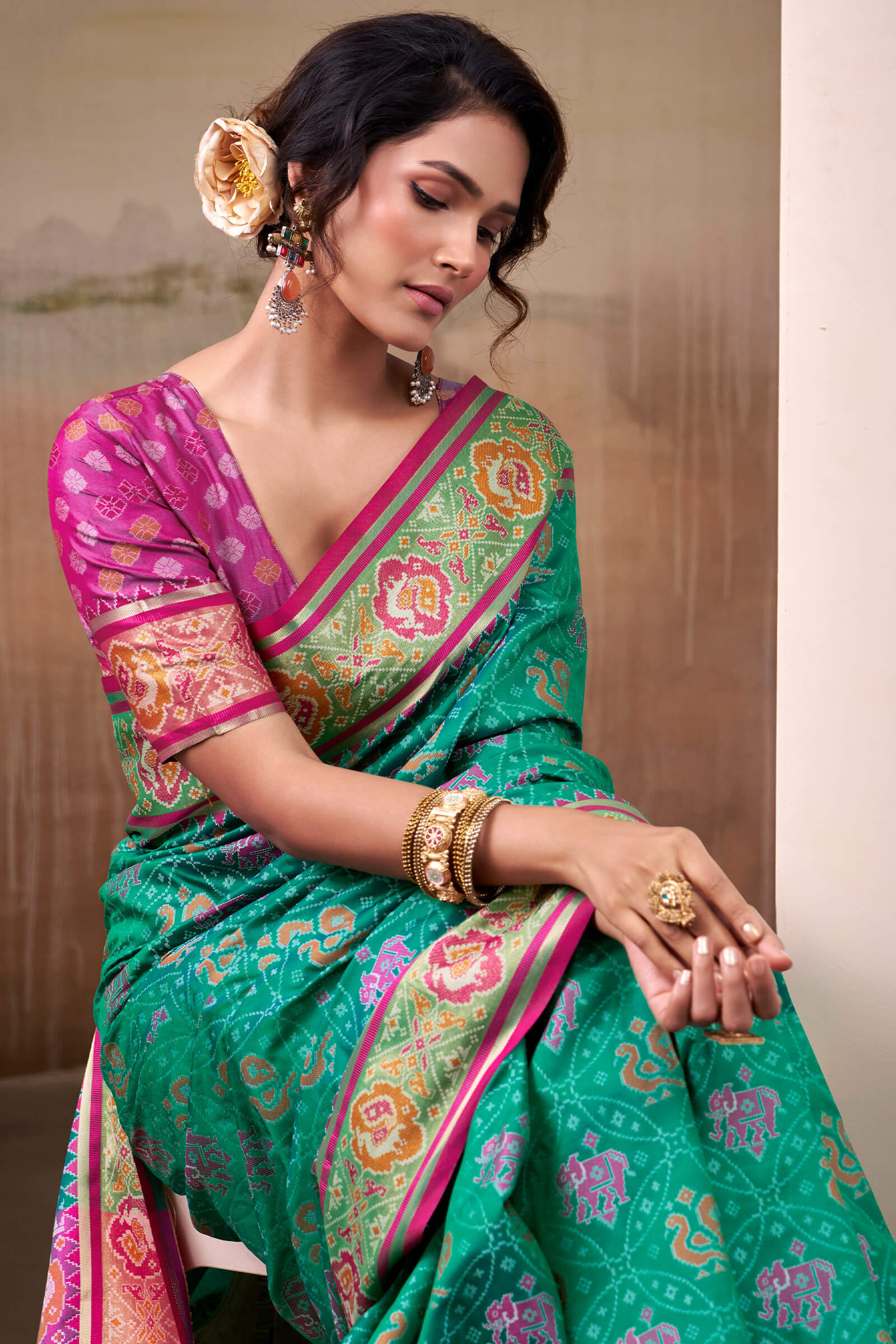 Radiant Rama Patola Silk Saree With Effulgent Blouse Piece - Image 3
