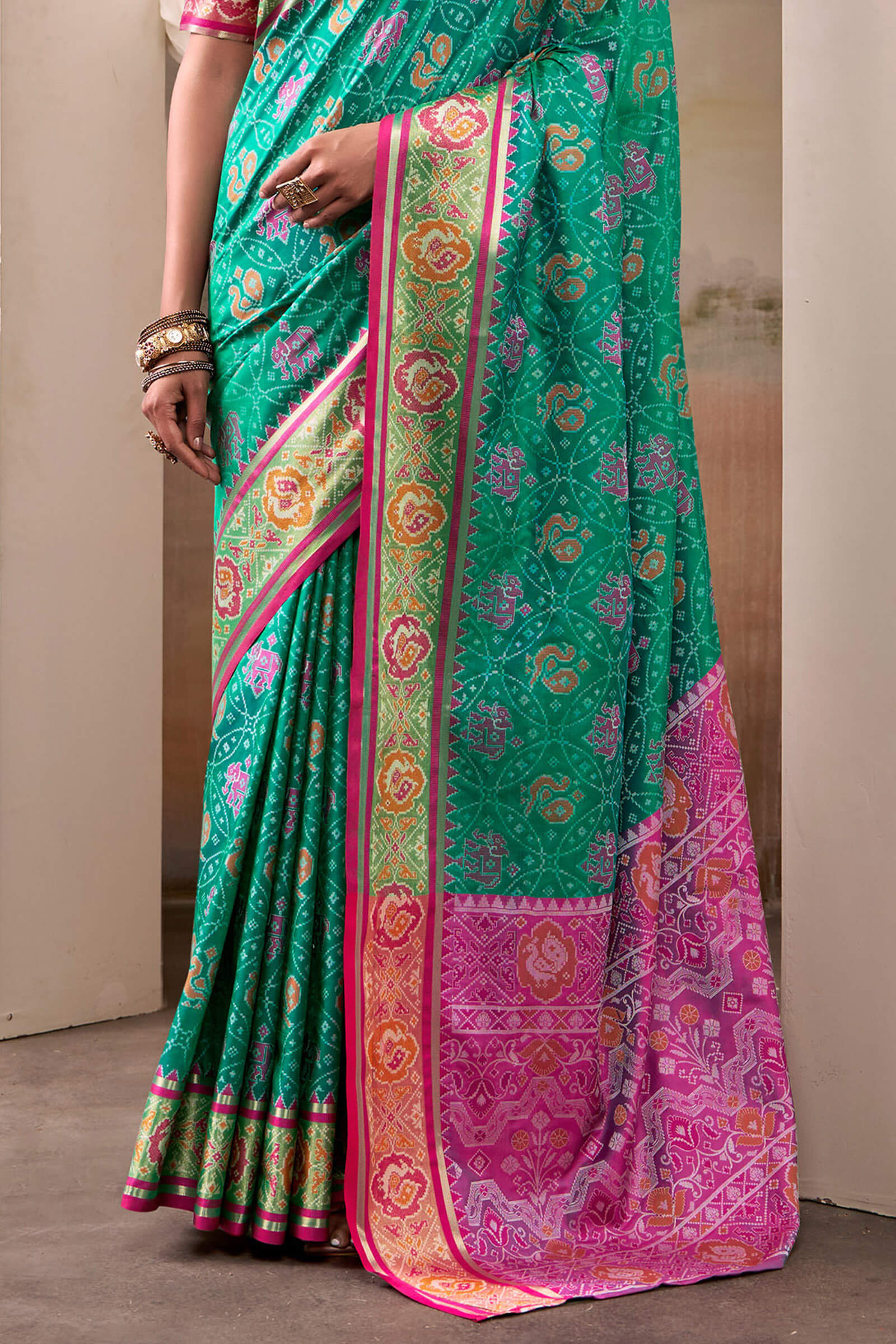 Radiant Rama Patola Silk Saree With Effulgent Blouse Piece - Image 4