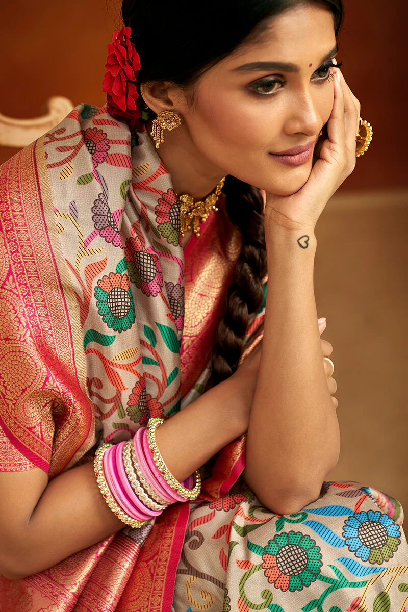 Ratatouille Beige Kalamkari Printed Saree With Rhapsodic Blouse Piece - Image 2
