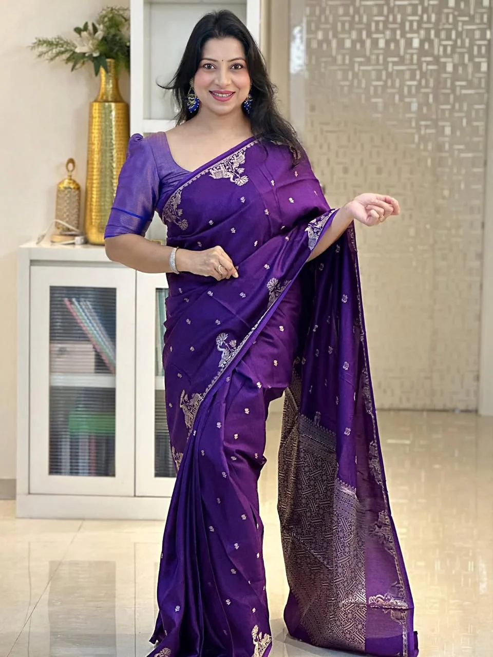 Ravishing Purple Soft Silk Saree With Invaluable Blouse Piece - Image 5