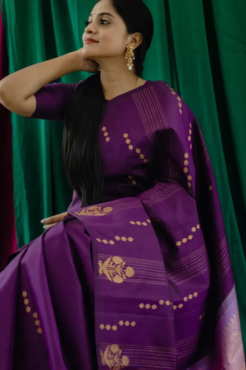 Redolent Purple Soft Silk Saree With Fragrant Blouse Piece - Image 3
