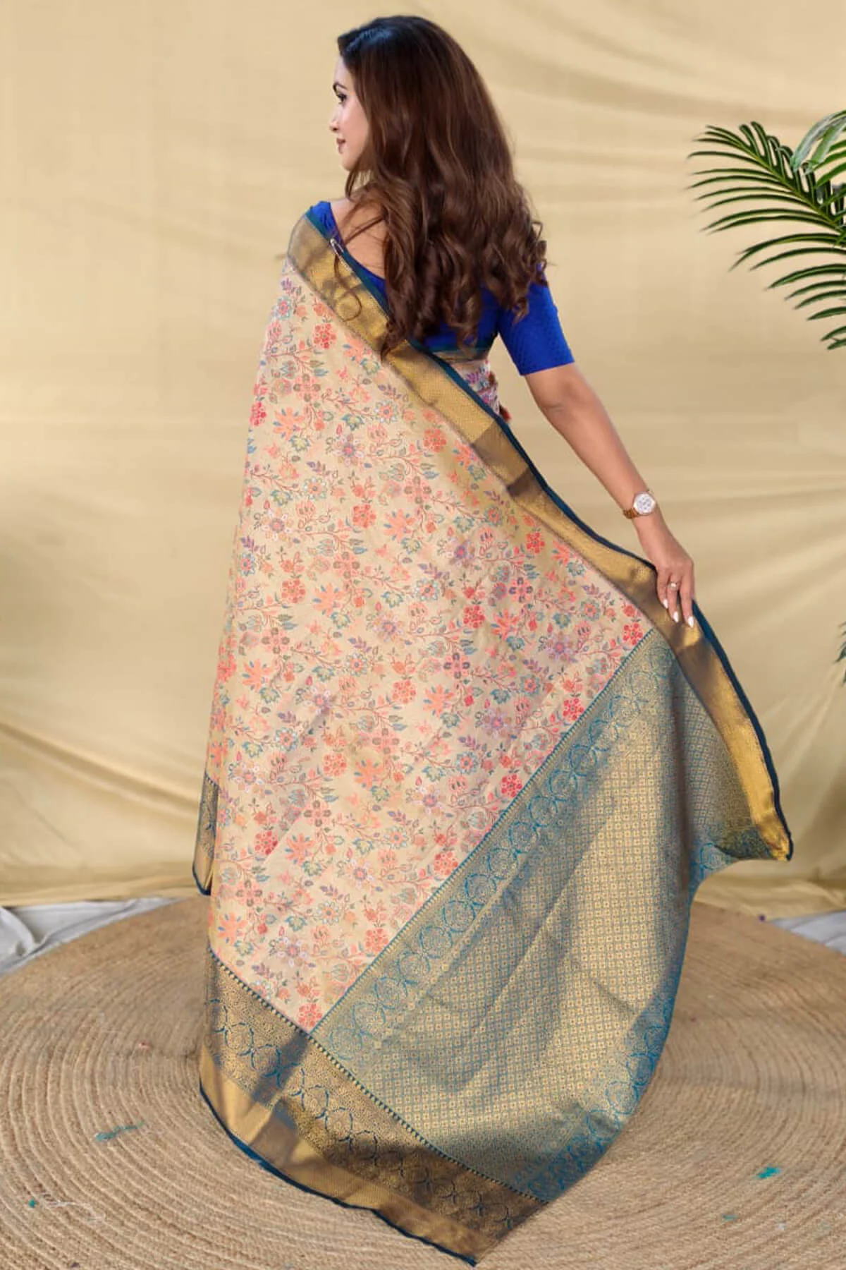 Refreshing Beige Kanjivaram Silk Saree With Jazzy Blouse Piece - Image 5