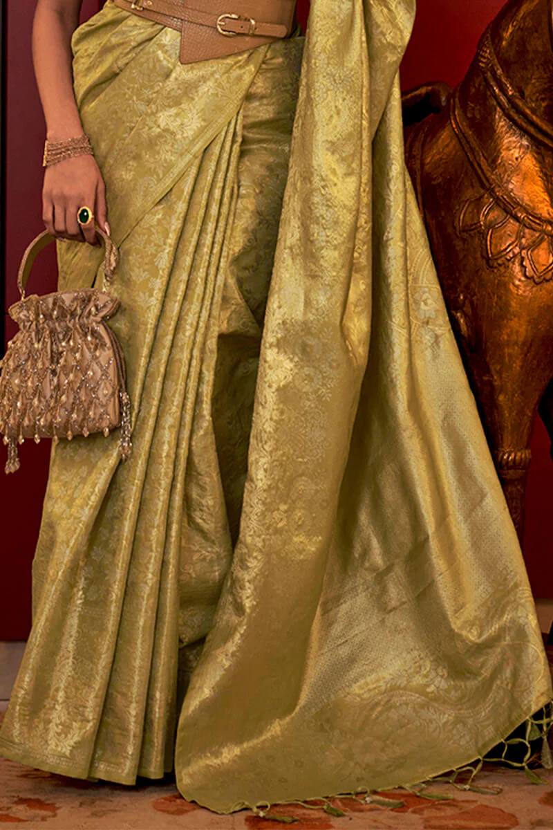Refreshing Green Soft Banarasi Silk Saree With Adorable Blouse Piece - Image 3