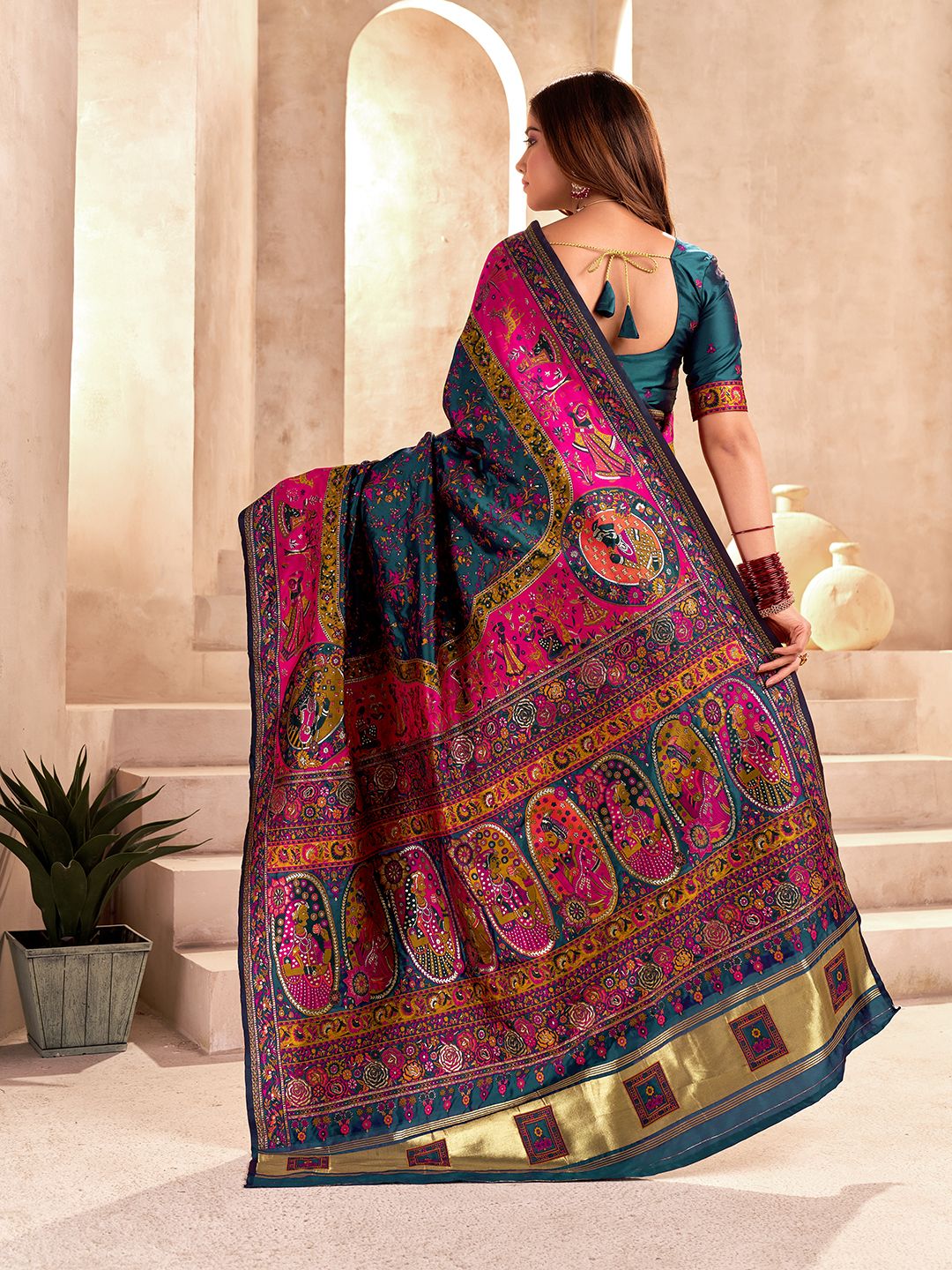 Refreshing Rama Nylon Dola Pashmina Saree With Scrumptious Blouse Piece - Image 5