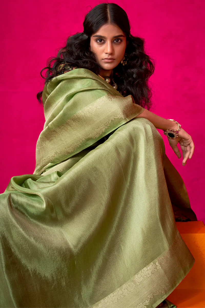 Resonant Green Soft Banarasi Tissue Silk Saree With Beauteous Blouse Piece - Image 2