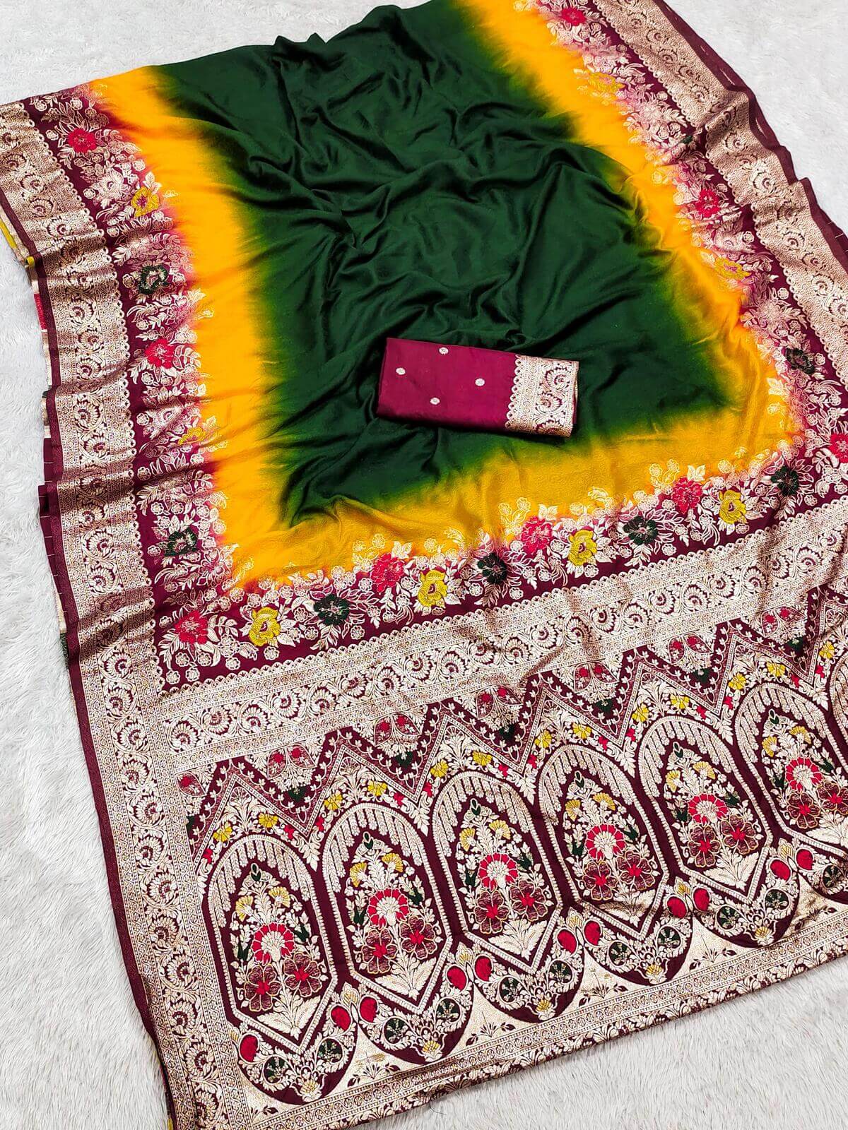 Resplendent Dark Green Banarasi Dola Silk Saree With Demesne Blouse Piece - Image 2