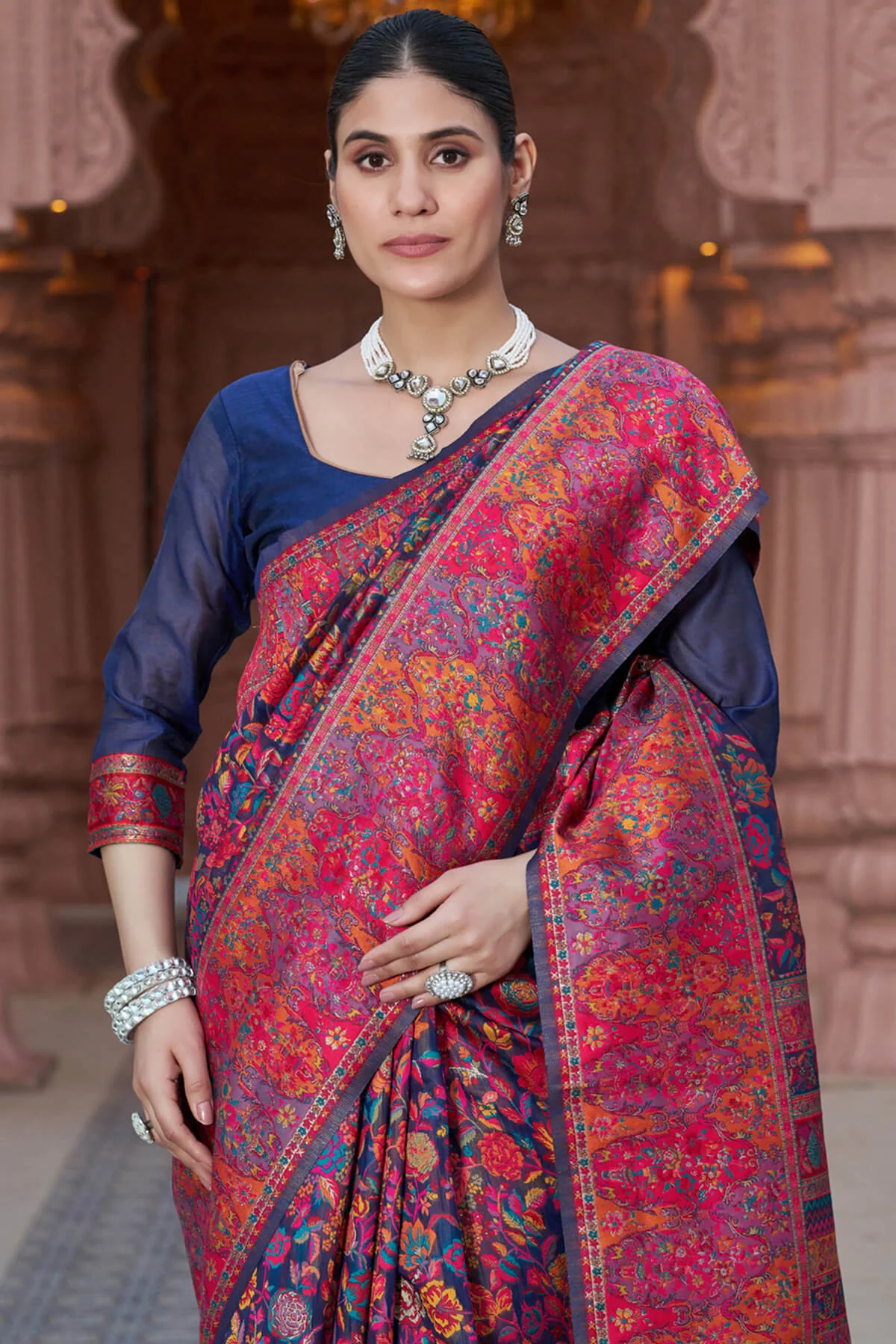 Resplendent Navy Blue Pashmina Saree With Exquisite Blouse Piece - Image 4