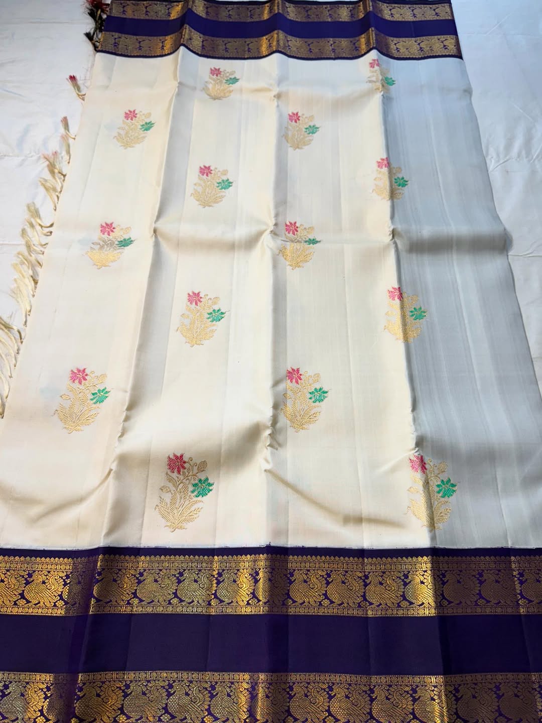 Scintilla Off White Pure Zari Weaving Banarasi Silk Saree With Desirable Blouse Piece - Image 2