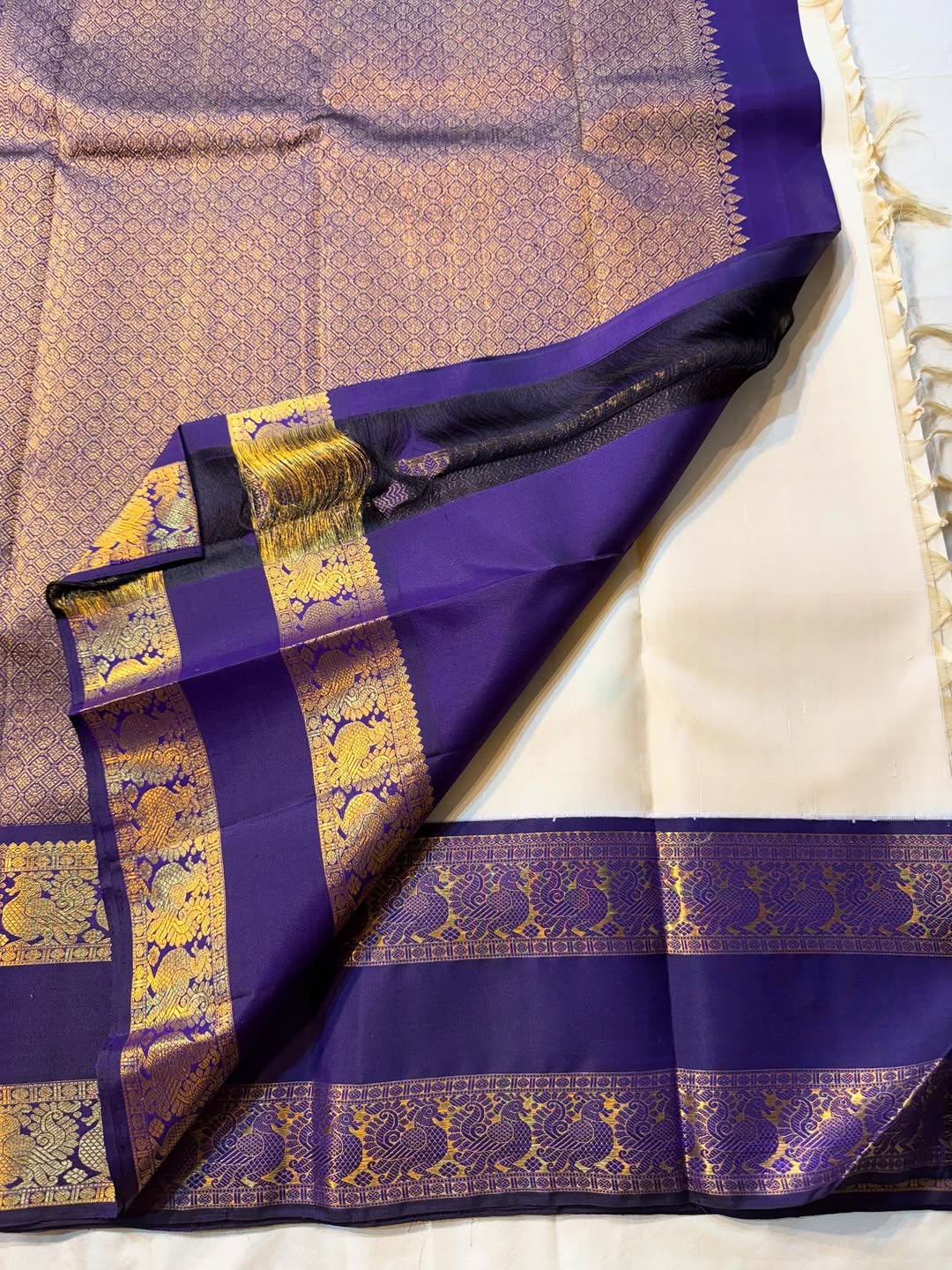 Scintilla Off White Pure Zari Weaving Banarasi Silk Saree With Desirable Blouse Piece - Image 5
