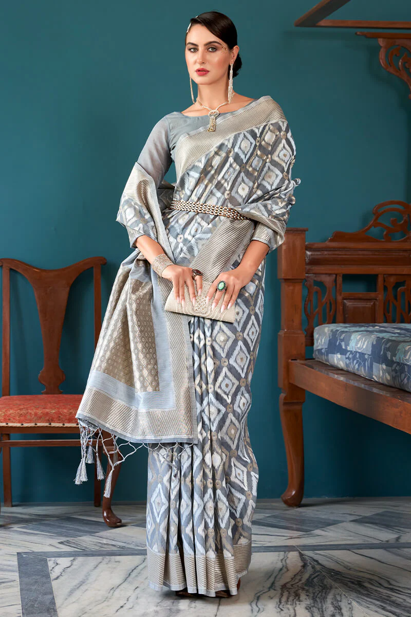 Scintillating Grey Cotton Silk Saree With Blooming Blouse Piece - Image 3
