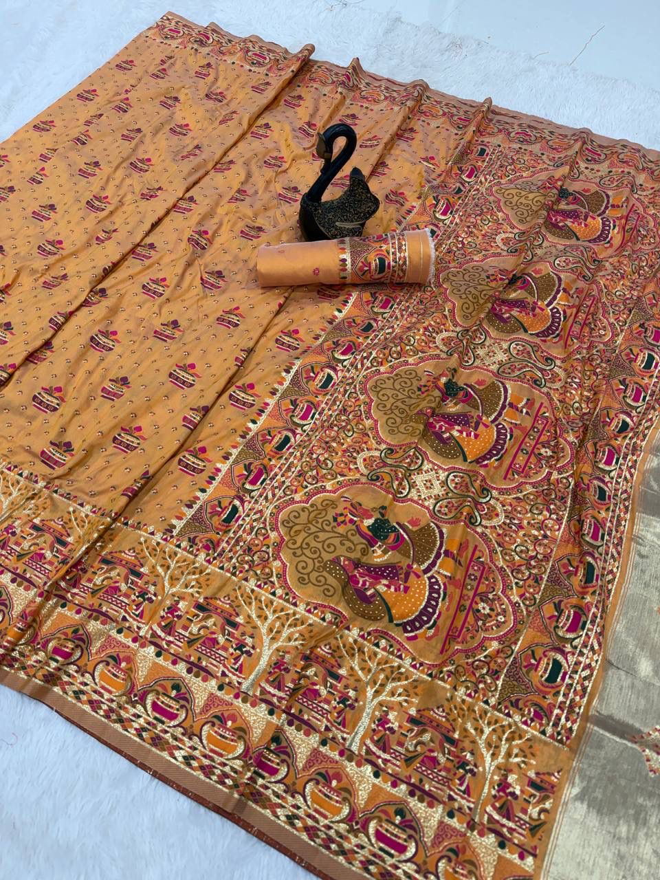 Scintillating Yellow Pashmina Saree With Smart Blouse Piece - Image 2