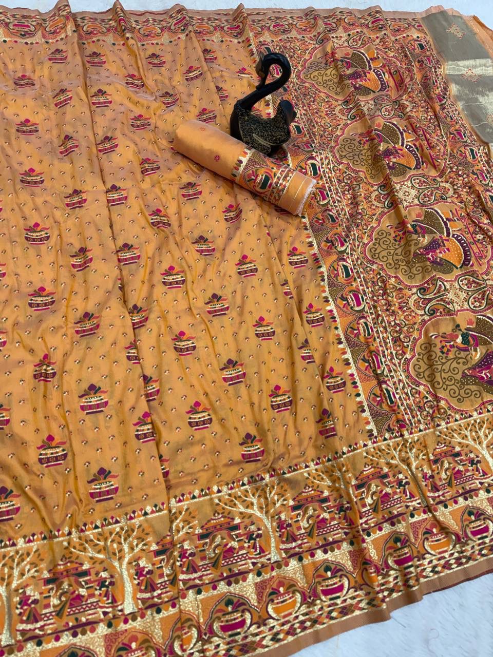 Scintillating Yellow Pashmina Saree With Smart Blouse Piece - Image 3