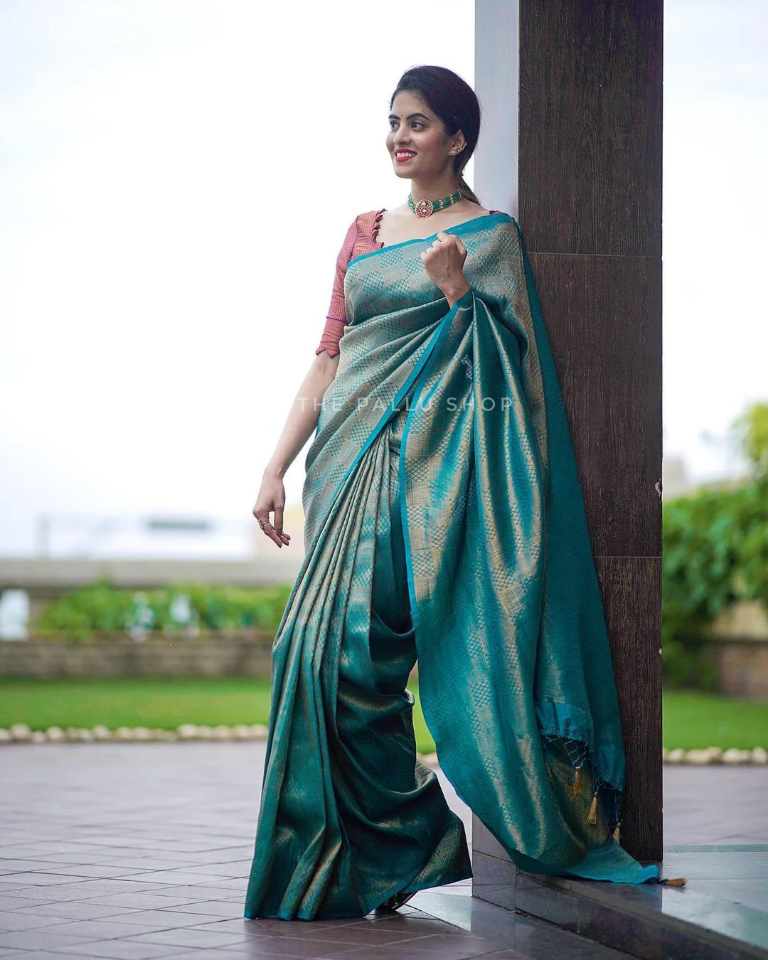 Scrumptious Rama Soft Silk Saree with Vestigial Blouse Piece - Image 5