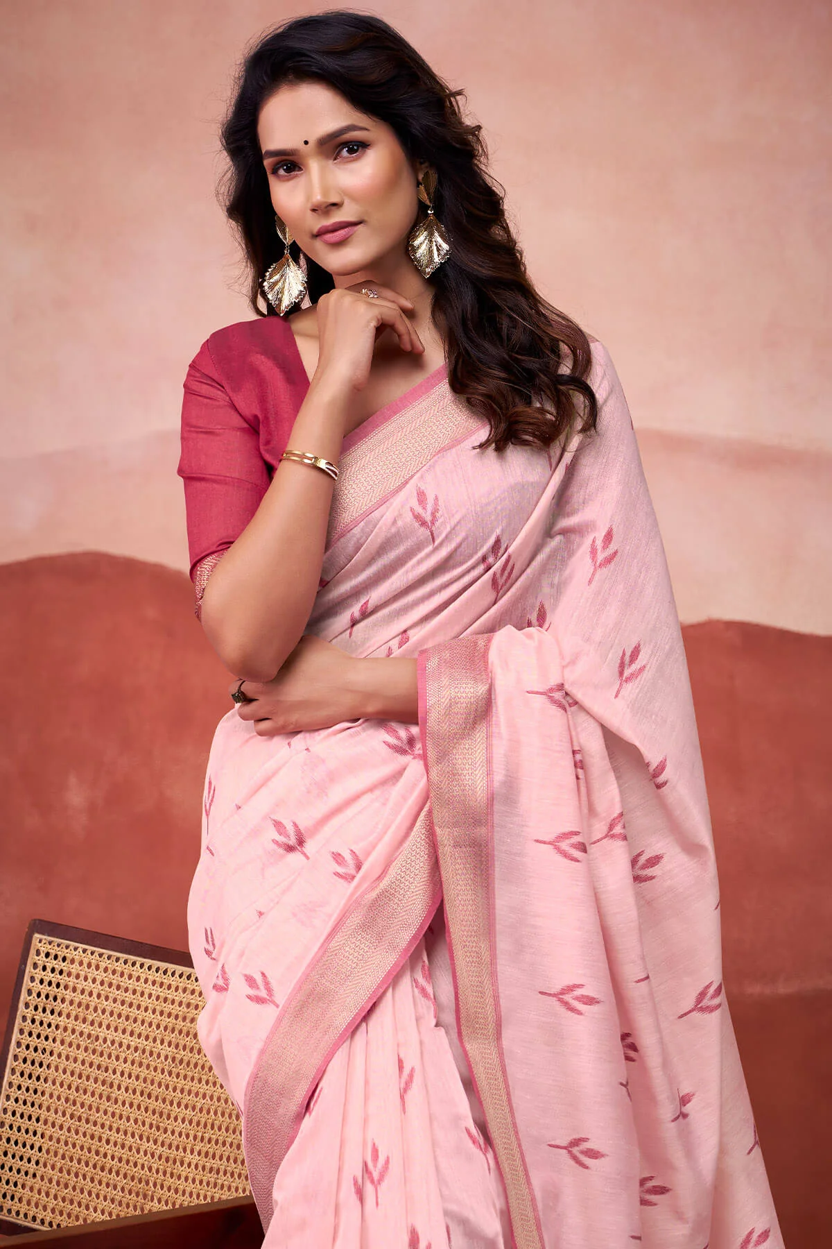 Scrupulous Pink Cotton Silk Saree With Beleaguer Blouse Piece - Image 2