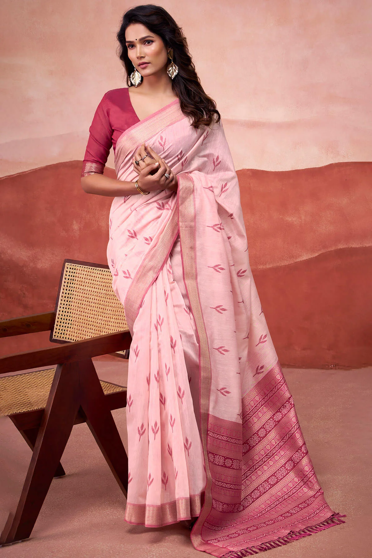 Scrupulous Pink Cotton Silk Saree With Beleaguer Blouse Piece - Image 5