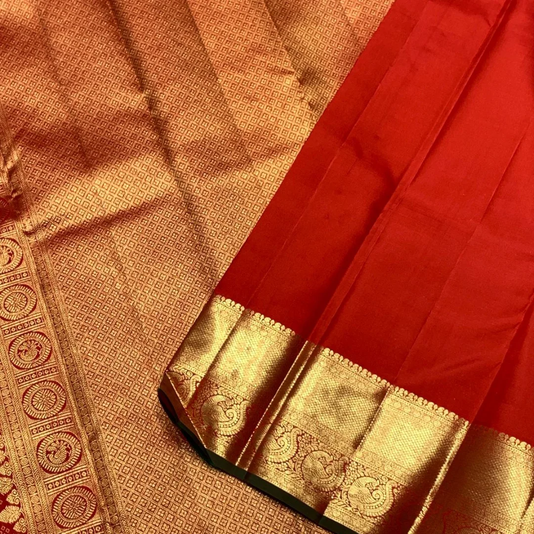 Scrupulous Red Pure Zari Weaving Banarasi Silk Saree With Ethnic Blouse Piece - Image 3