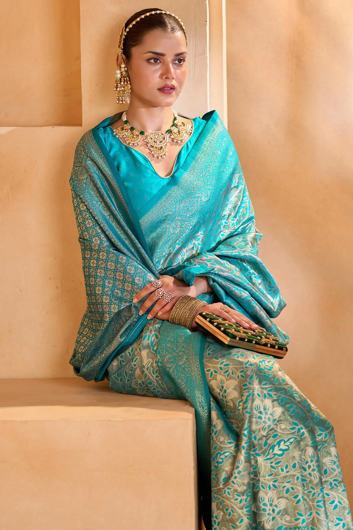 Sempiternal Firozi Kanjivaram Silk Saree With Unique Blouse Piece - Image 2