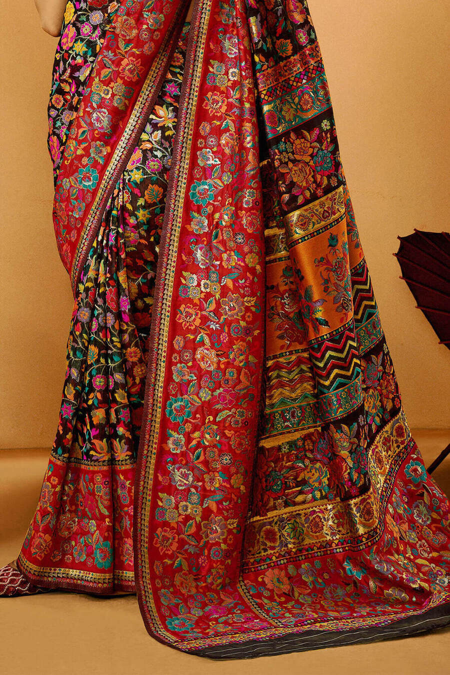 Sensational Black Pashmina Saree With Diaphanous Blouse Piece - Image 6