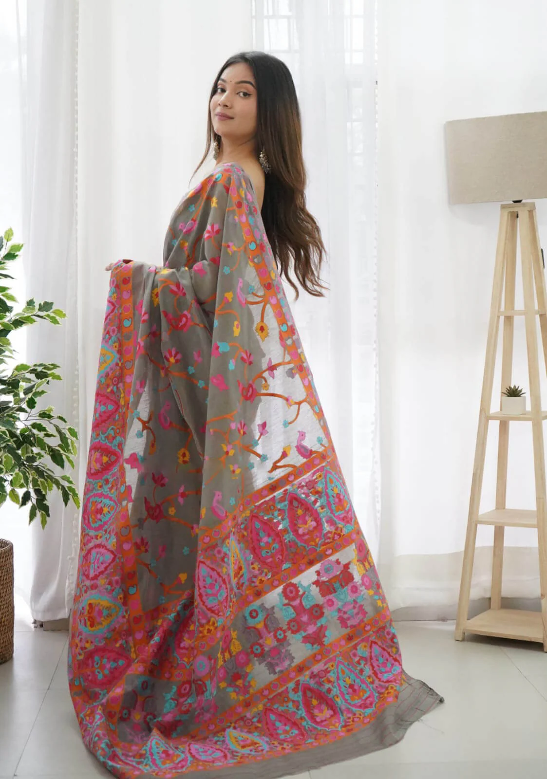 Sensational Grey Pashmina saree With Girlish Blouse Piece - Image 4