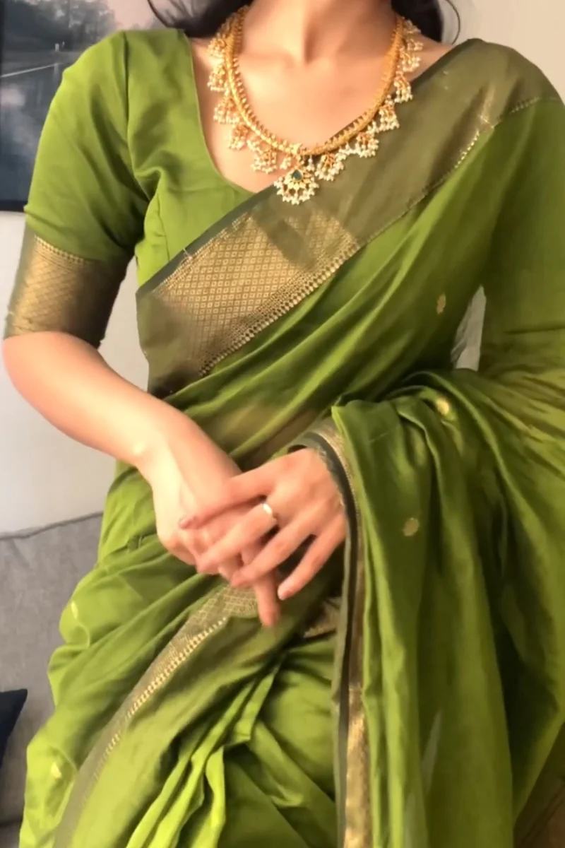 Seraglio Green Cotton Silk Saree With Magnificat Blouse Piece - Image 6