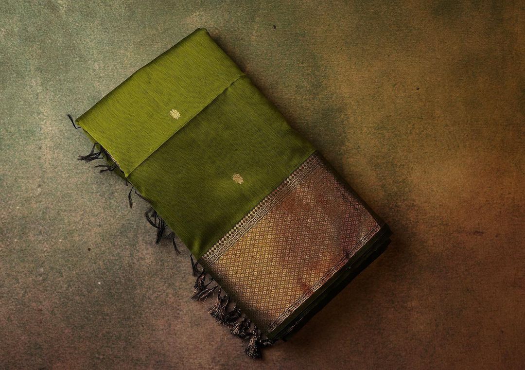 Seraglio Green Cotton Silk Saree With Magnificat Blouse Piece - Image 9