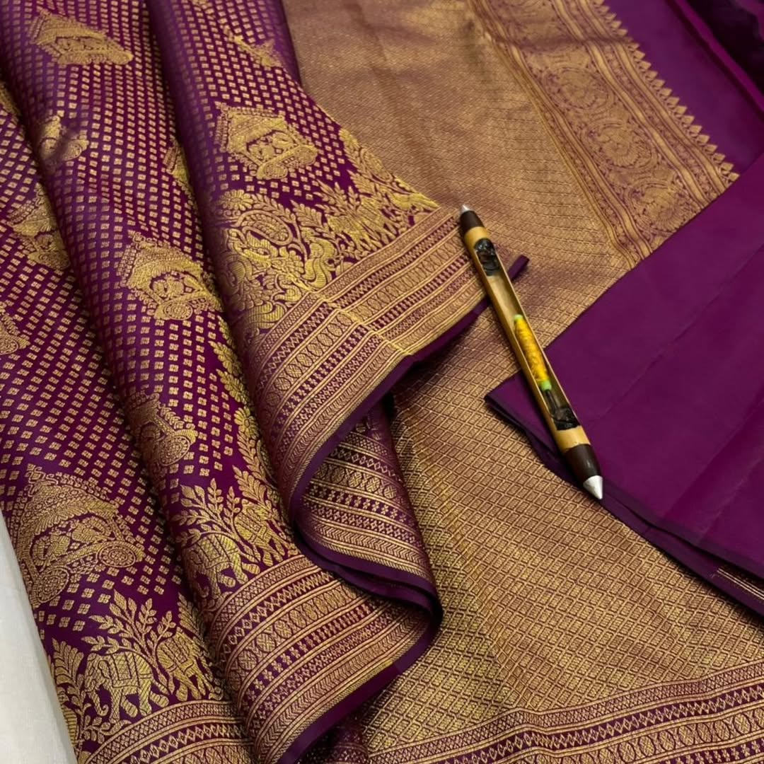 Seraphic Purple Pure Zari Weaving Banarasi Silk Saree With Adoring Blouse Piece - Image 5