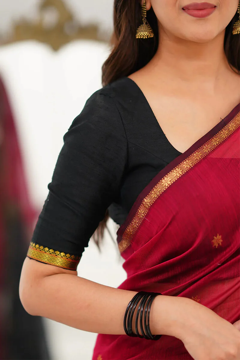 Seraphic Red Cotton Silk Saree With Mellifluous Blouse Piece - Image 4