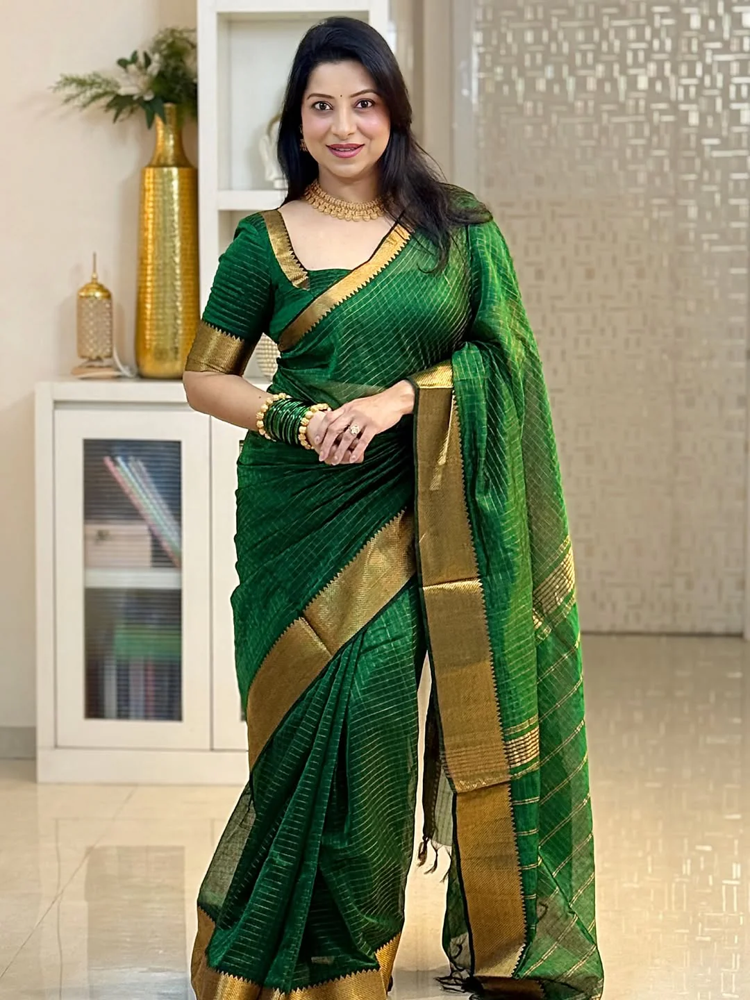 Serendipity Dark Green Soft Silk Saree With Phenomenal Blouse Piece