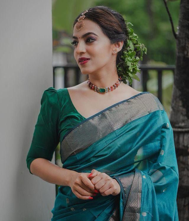 Serendipity Rama Soft Silk Saree With Ravishing Blouse Piece - Image 6