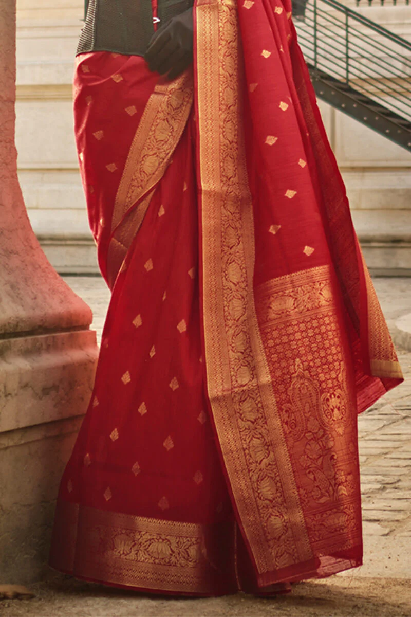 Serendipity Red Soft Banarasi Silk Saree With Ineffable Blouse Piece - Image 3